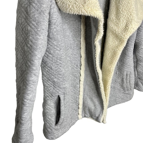 L.L. Bean Womens gray quilted Sherpa Lined cardigan Jacket Sz L - Picture 3 of 8